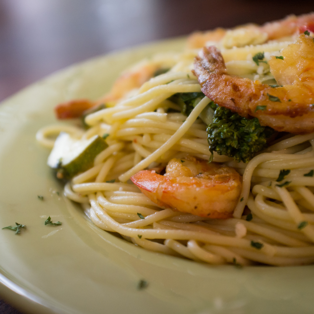 SHRIMP LINGUINI IN WINE SAUCE